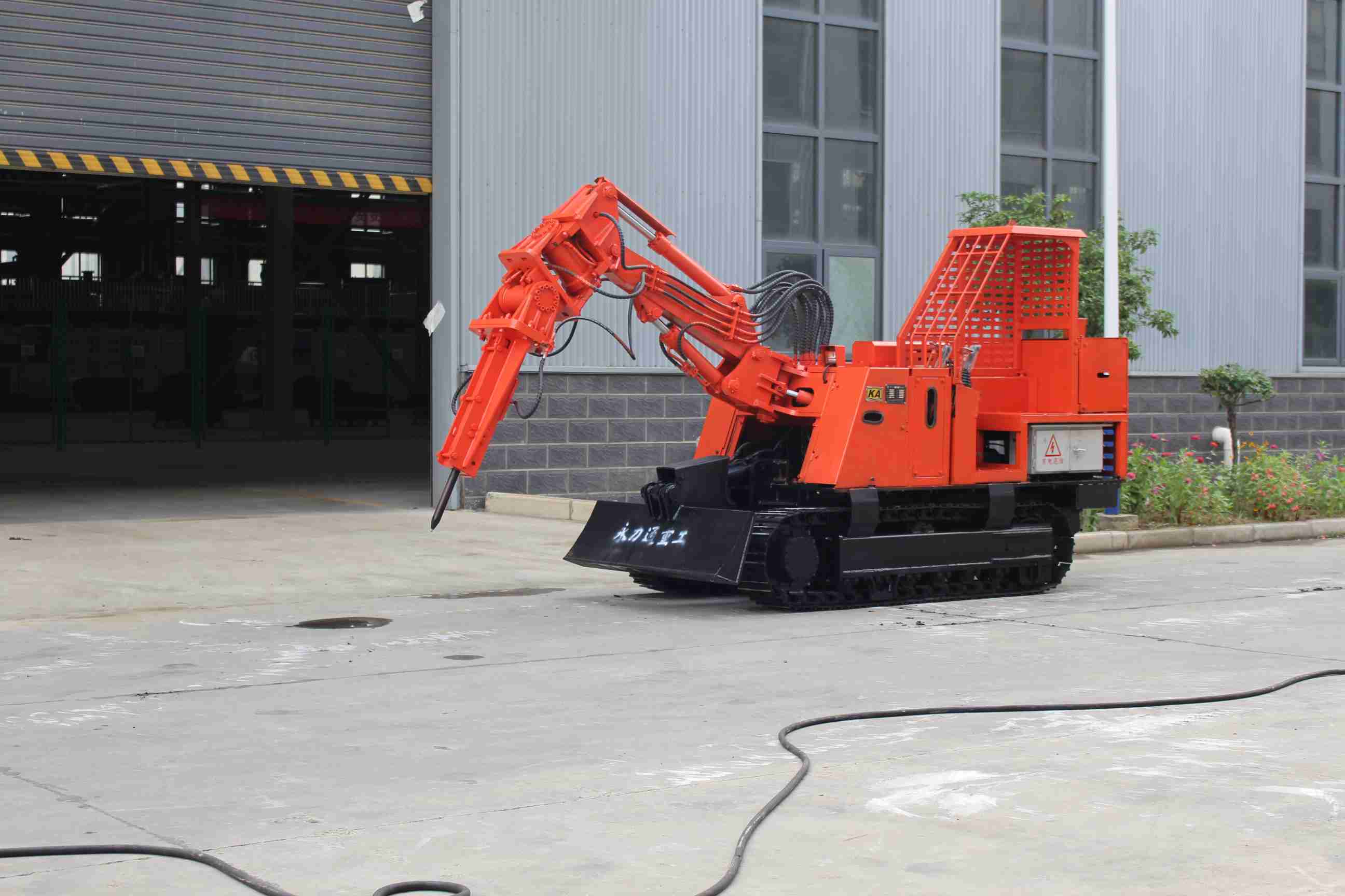 康定情歌城夜生活:折多河灯光秀与藏餐酒吧